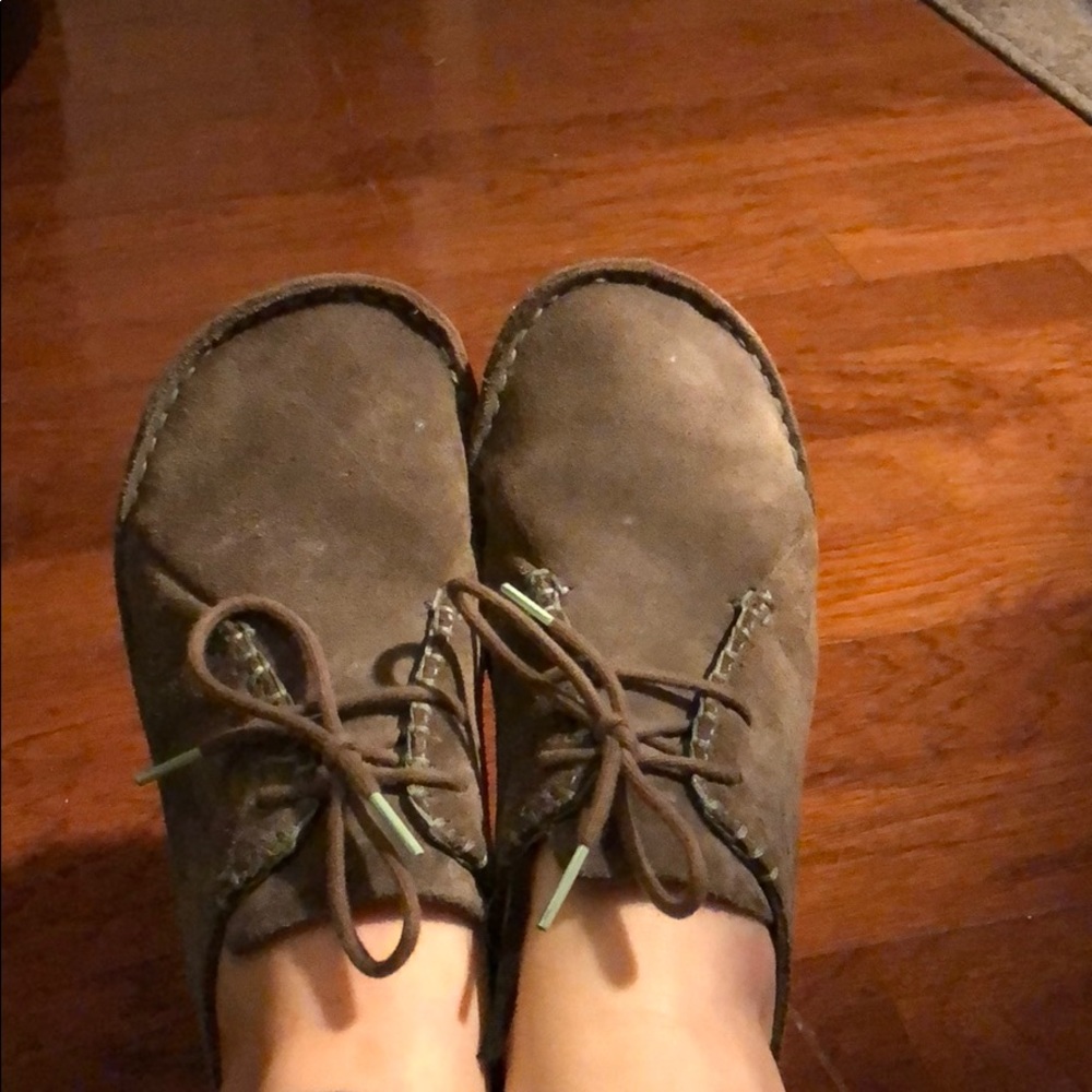 Clark's Originals gray suede size 8